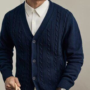 Vtg Carraig Donn Pure Wool Aran Cable Knit Fisherman’s Sweater- Navy